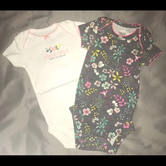 Bundle of 12 Newborn Baby Girl Onesies - Picture 7 of 8